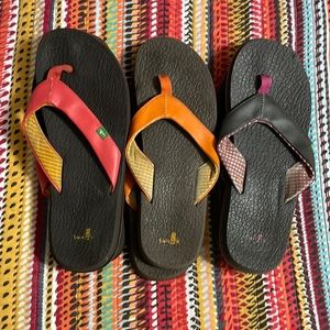 Sanuk flip flops. Group of 3 pair. Make offer